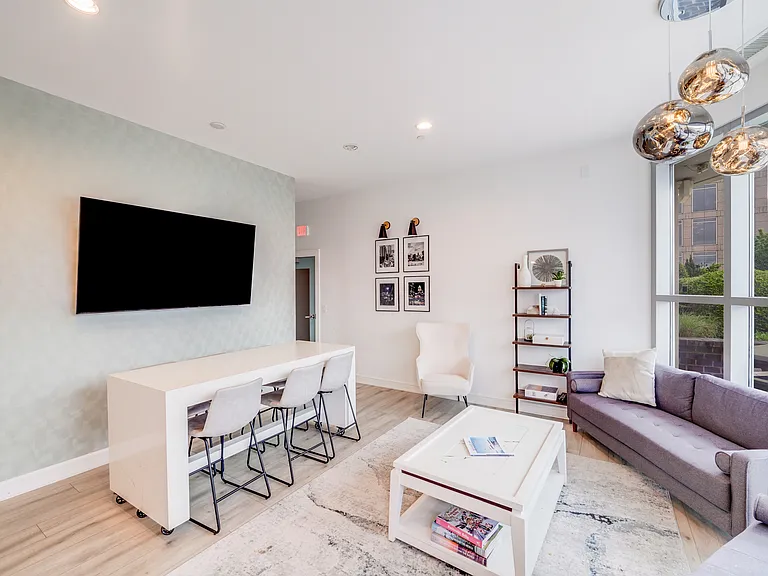 333 W Trade St #708 — Photo 36