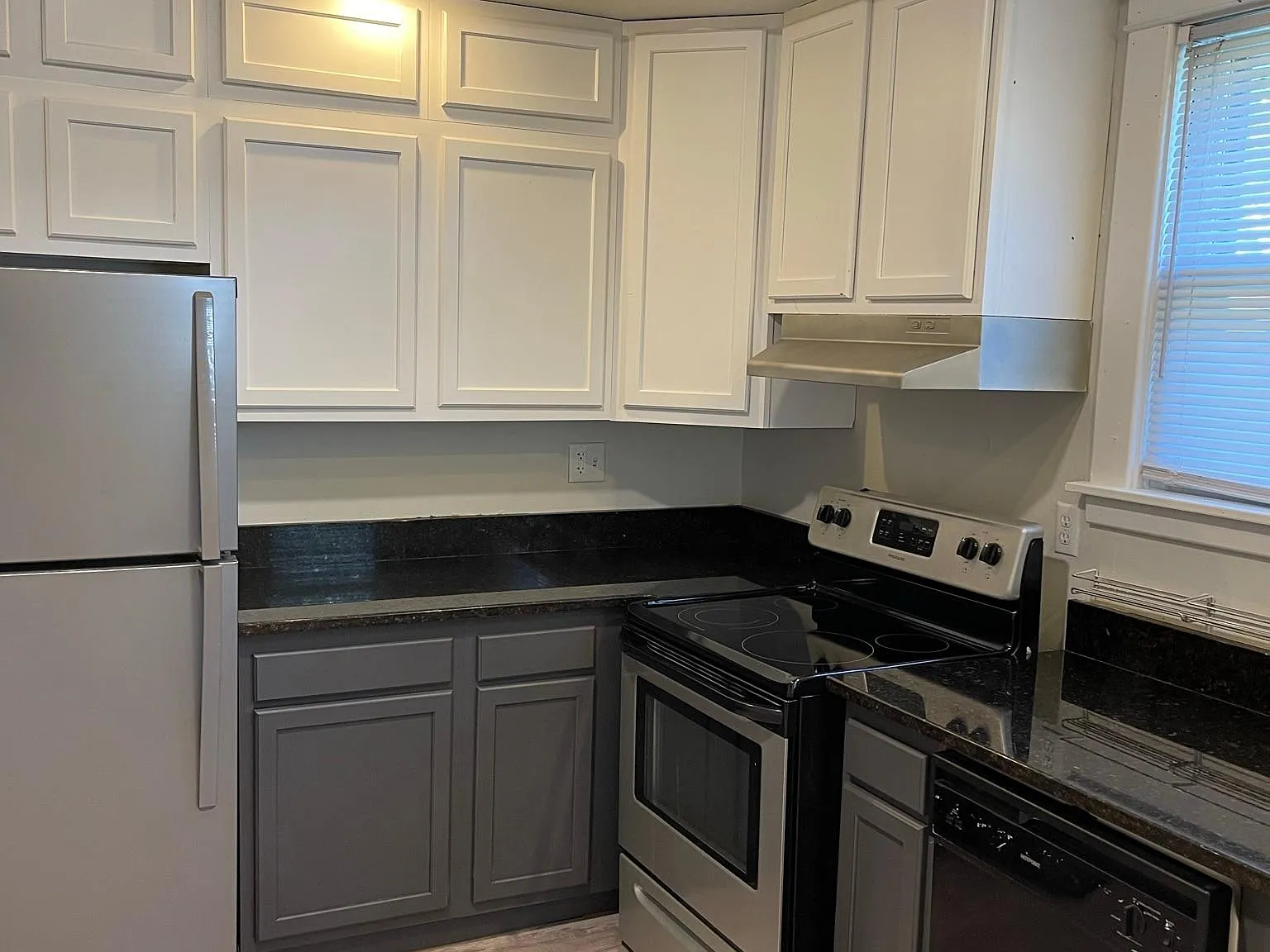 5 bed, 1871 sqft, $3,947 — Photo 4
