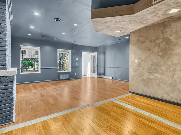 233 East 31st Street image 1 of 8