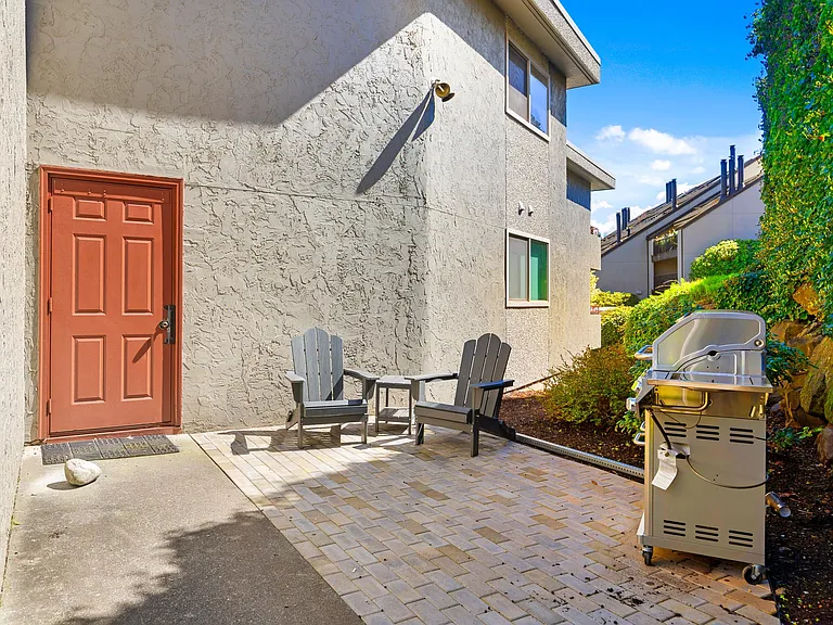Lawton Park Villas- One month free- 2 Bed / 2 Bath Space to Live, Room to Breathe, All Yours. Mag... — Photo 12