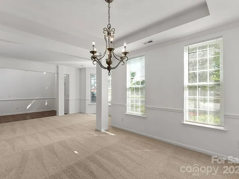 10922 Sedgemoor Ln — Photo 8