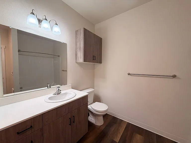 Creek's Edge Apartments — Photo 27