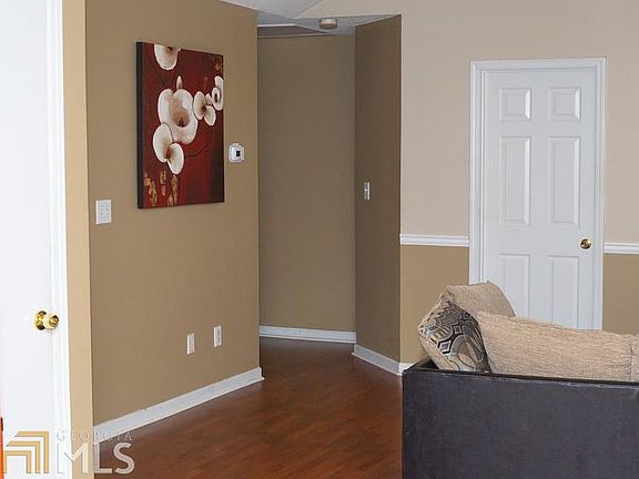 3rd image of 443 Gresham Dr