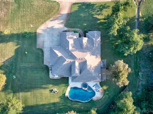 16635 Sandstone Cir, Choctaw, OK 73020