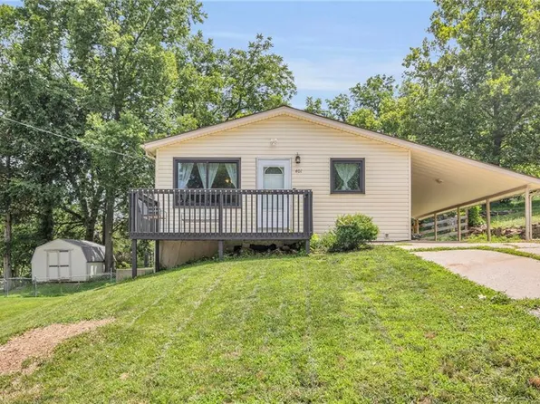 401 Highland Ave, Smithville, MO 64089