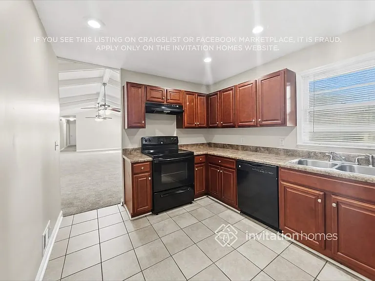 624 Princess Cir — Photo 8