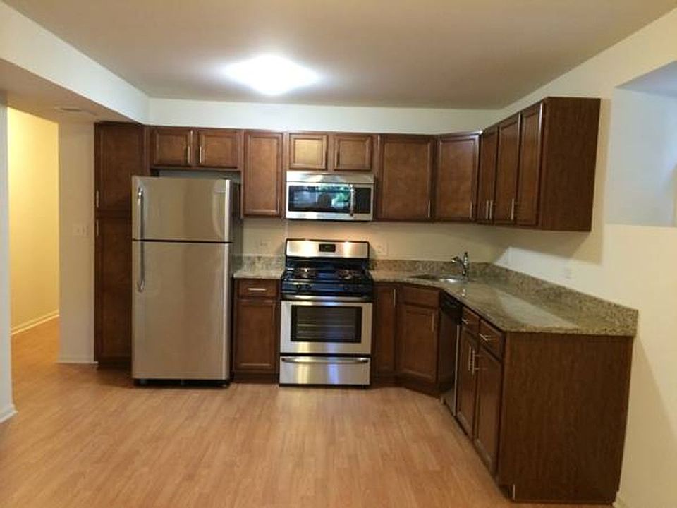 1st image of 4946 N Christiana Ave APT G