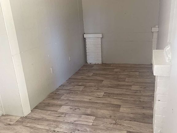 4th image of 2203 S Grand St