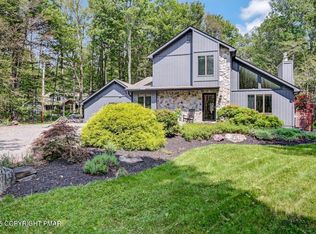 227 Buckskin Way, Pocono Pines, PA 18350