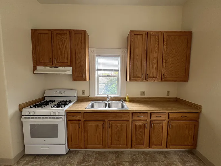 1309 Santa Clara Ave #D — Photo 11