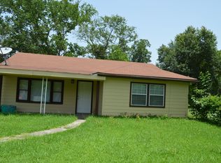 204 Battlebell Rd, Highlands, TX 77562