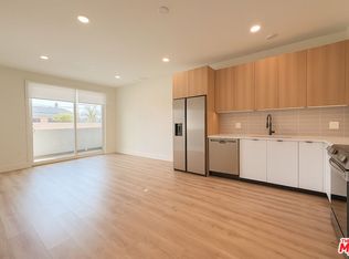 5813 W Lexington Ave #202, Los Angeles, CA 90038