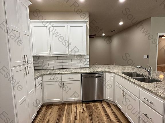 4th image of 1024 Stanton Pl