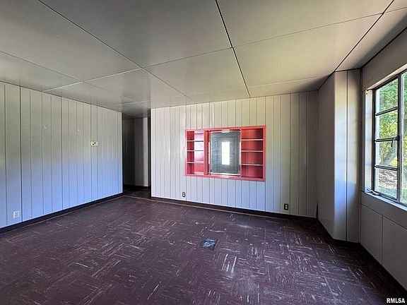 5th image of 217 Chandler Blvd