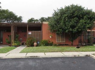10337 Greenhouse Rd, Pembroke Pines, FL 33026