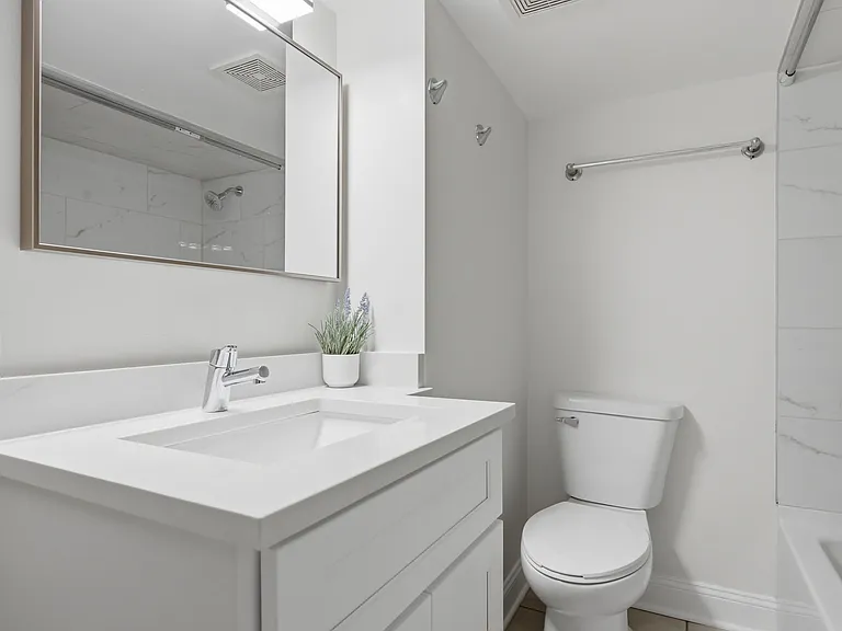 1806 N Richmond St #G — Photo 9