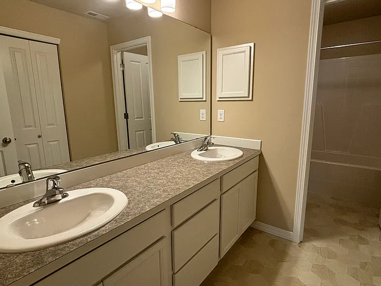 3676 SE Chesterton Dr — Photo 16