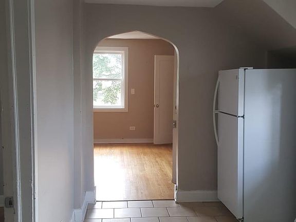 4th image of 1758 N Leclaire Ave