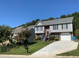 4734 Meadow Crossing Ln NE, Roanoke, VA 24019