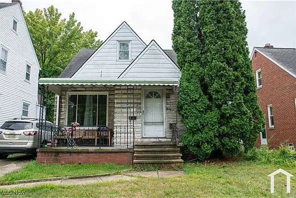 19700 Newton Ave — Photo 1