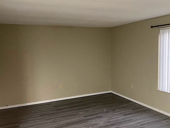 5th image of 212 N Main St #1