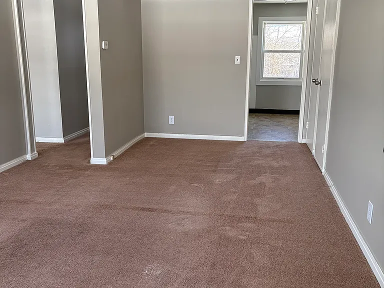 25 Shirley Ln #16B — Photo 3