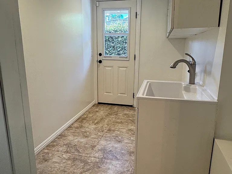 11539 Babbitt Ave — Photo 37