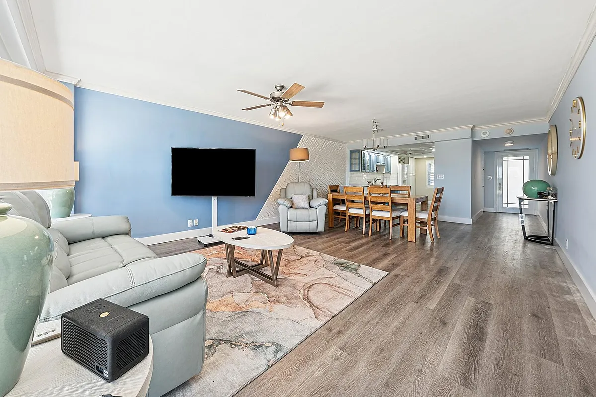 Building Photo - 2000 S Ocean Dr #208