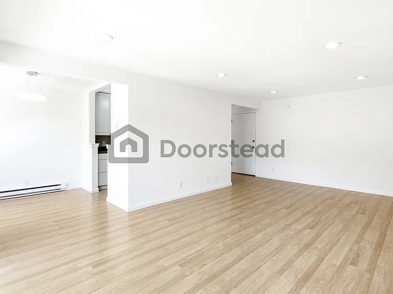 12700 NE 8th St #E303 — Photo 11