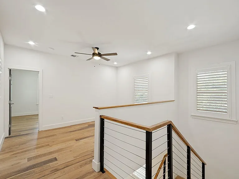737 E Magnolia Ave — Photo 15
