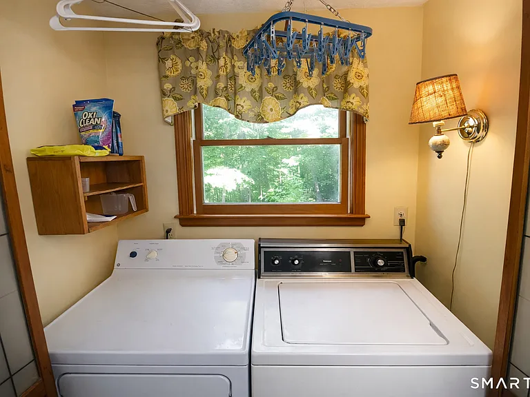 51 Riverside Dr — Photo 15