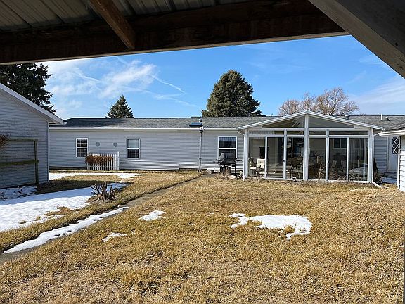 BACK 11X17 ENCLOSED PATIO