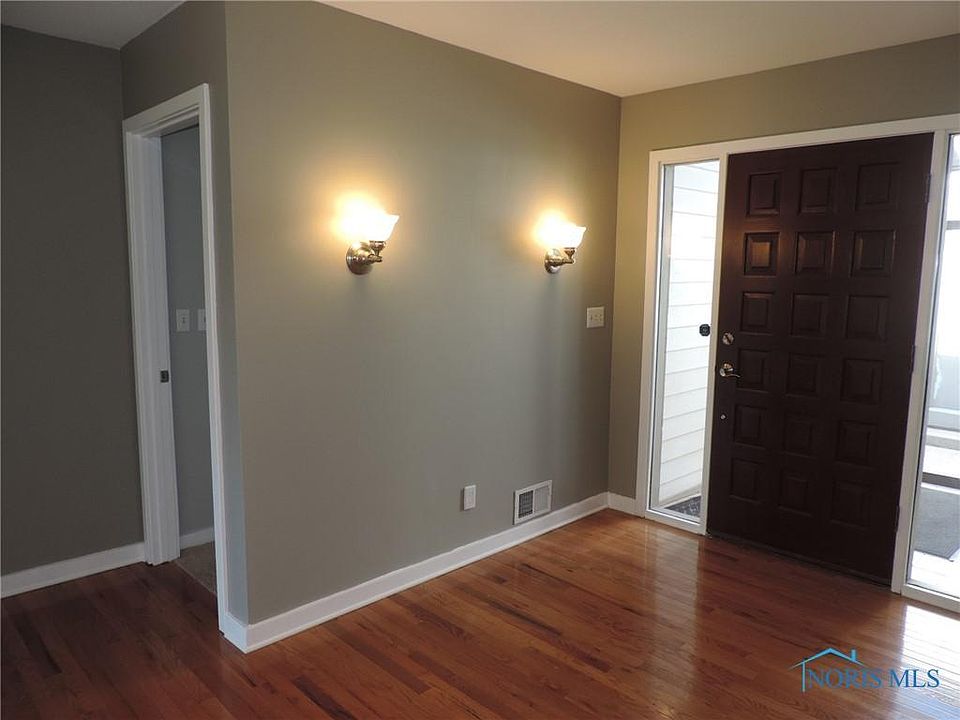 6621 Embassy Ct Maumee OH Zillow