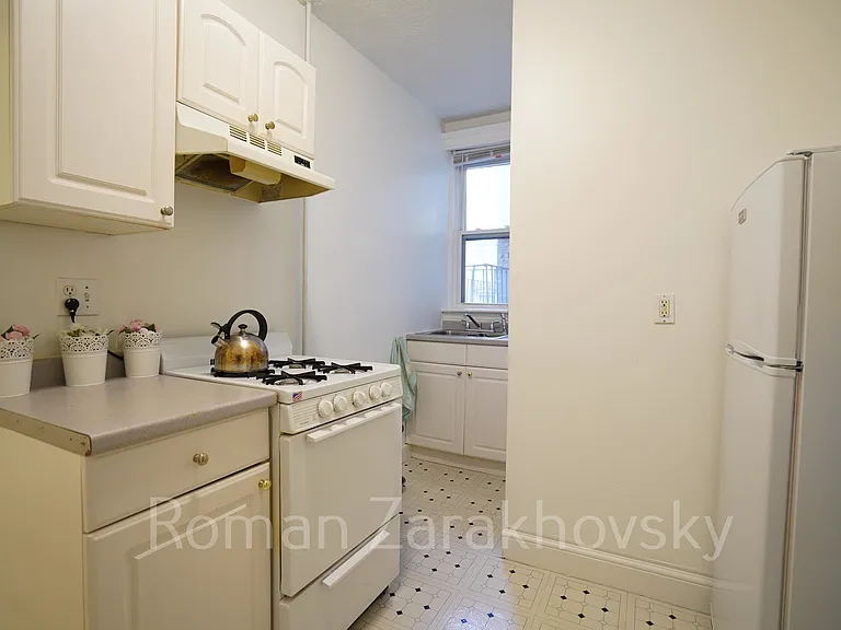 6 Camelot Ct #18 — Photo 7