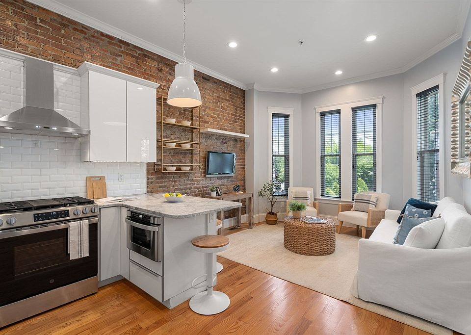 1st image of 9 Everett Ave #1