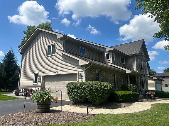 2nd image of 829 Kent Cir