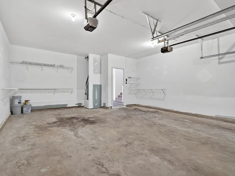 6120 Hemperly Rd — Photo 34