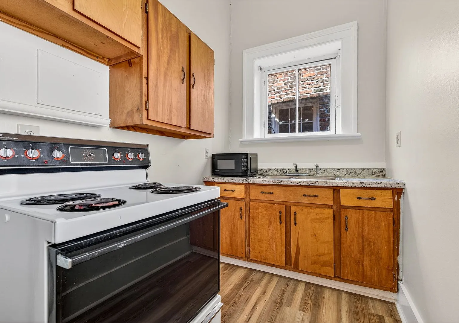 Prime Downtown Living on King Street — Photo 2