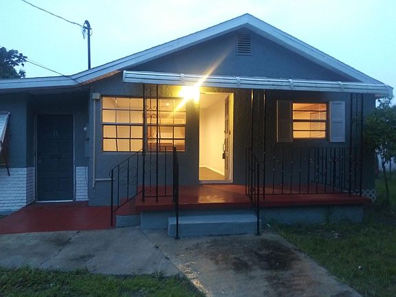 2nd image of 3820 Whittier St