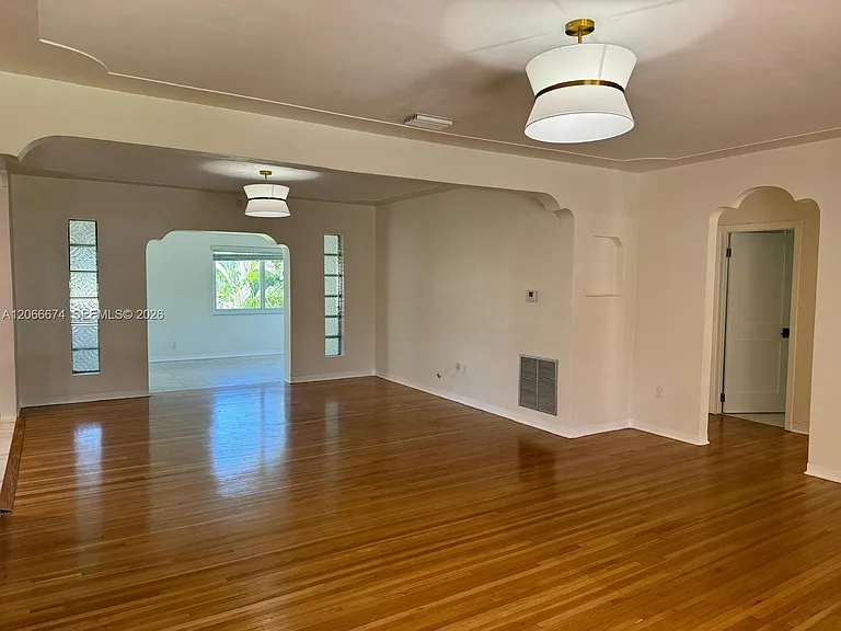 431 Candia Ave — Photo 20