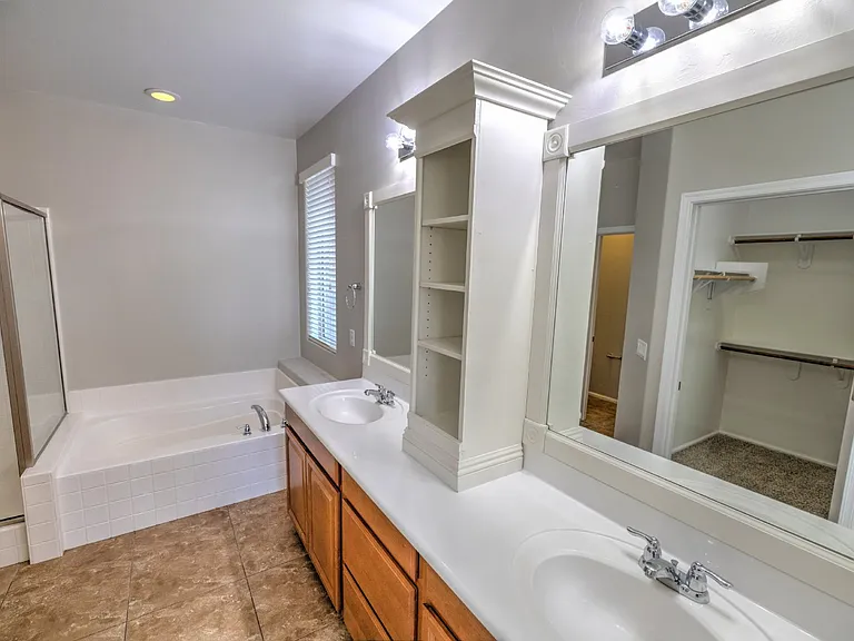 10458 S Cutting Horse Dr — Photo 14