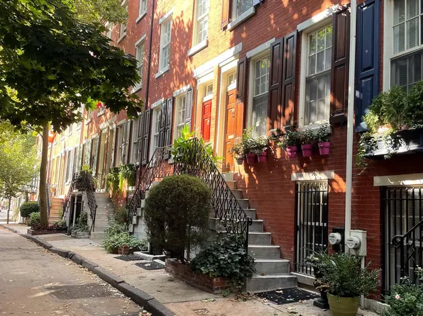 1911 Waverly St, Philadelphia, PA 19146