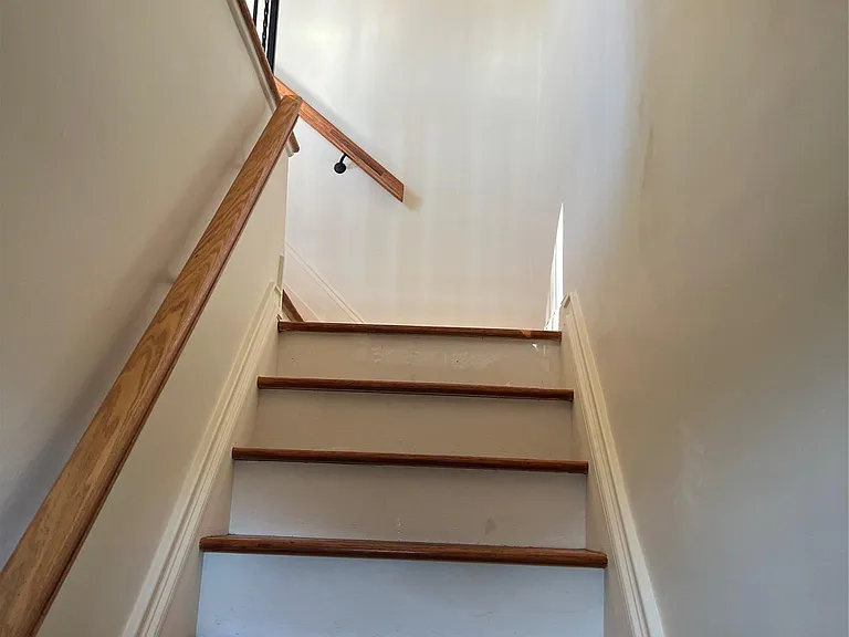 118 Sherman Ave #B — Photo 4