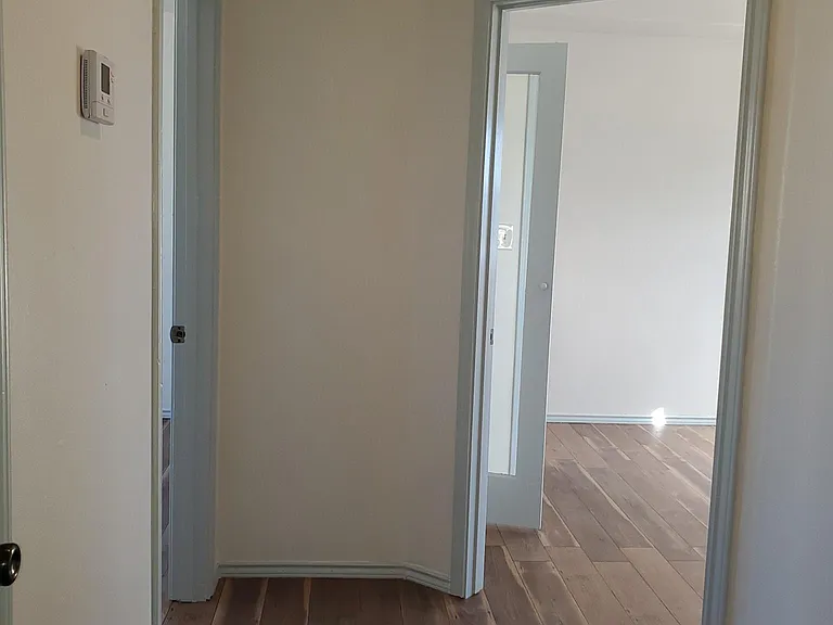 2704 Melanie Dr — Photo 7