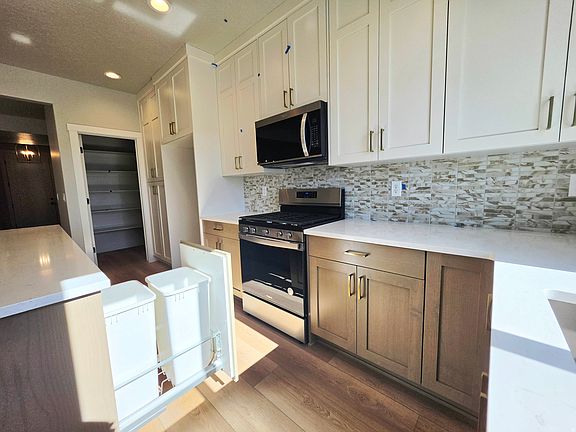 5th image of 2951 N Devon Dr #246