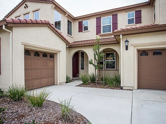 2nd image of 5695 Saratoga Cir