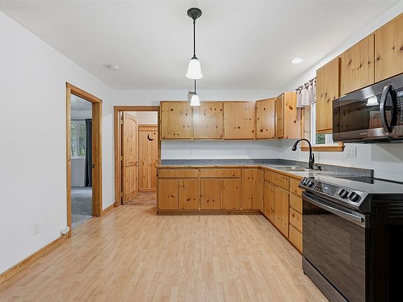 5th image of 53 Whisper Ln