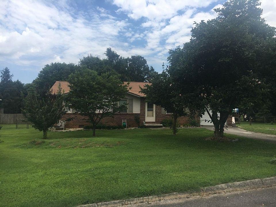 1st image of 602 Yacht Haven Ln