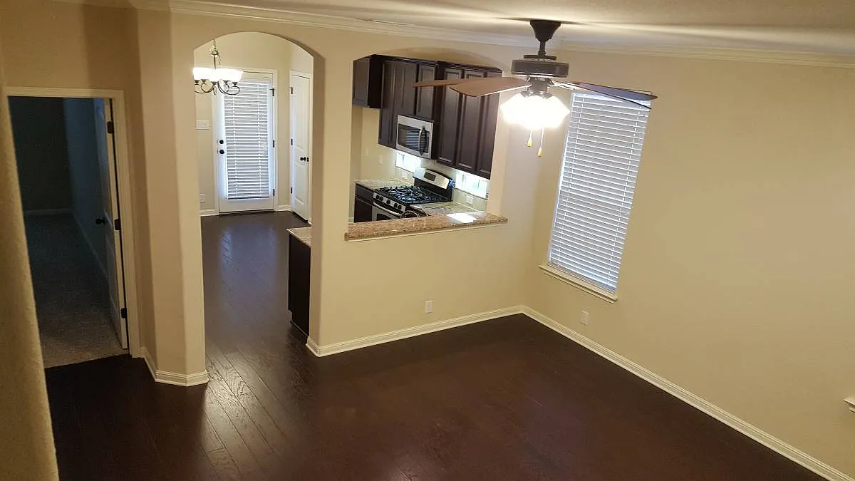 House For Rent — Photo 3