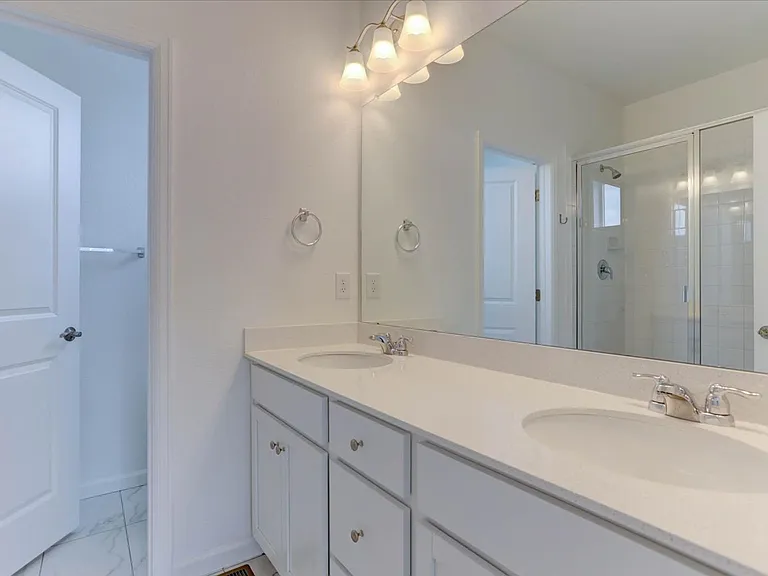 1828 S Poplar Ct — Photo 13